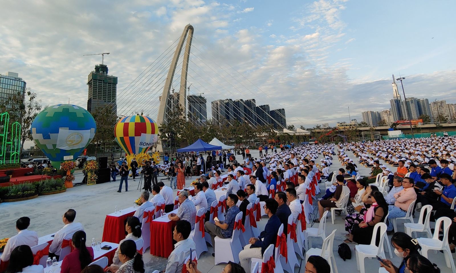 Đại lý cung cấp nước cho công ty, cá nhân tổ chức sự kiện tại khu vực Công viên Bờ sông Sài Gòn (Thủ Thiêm)