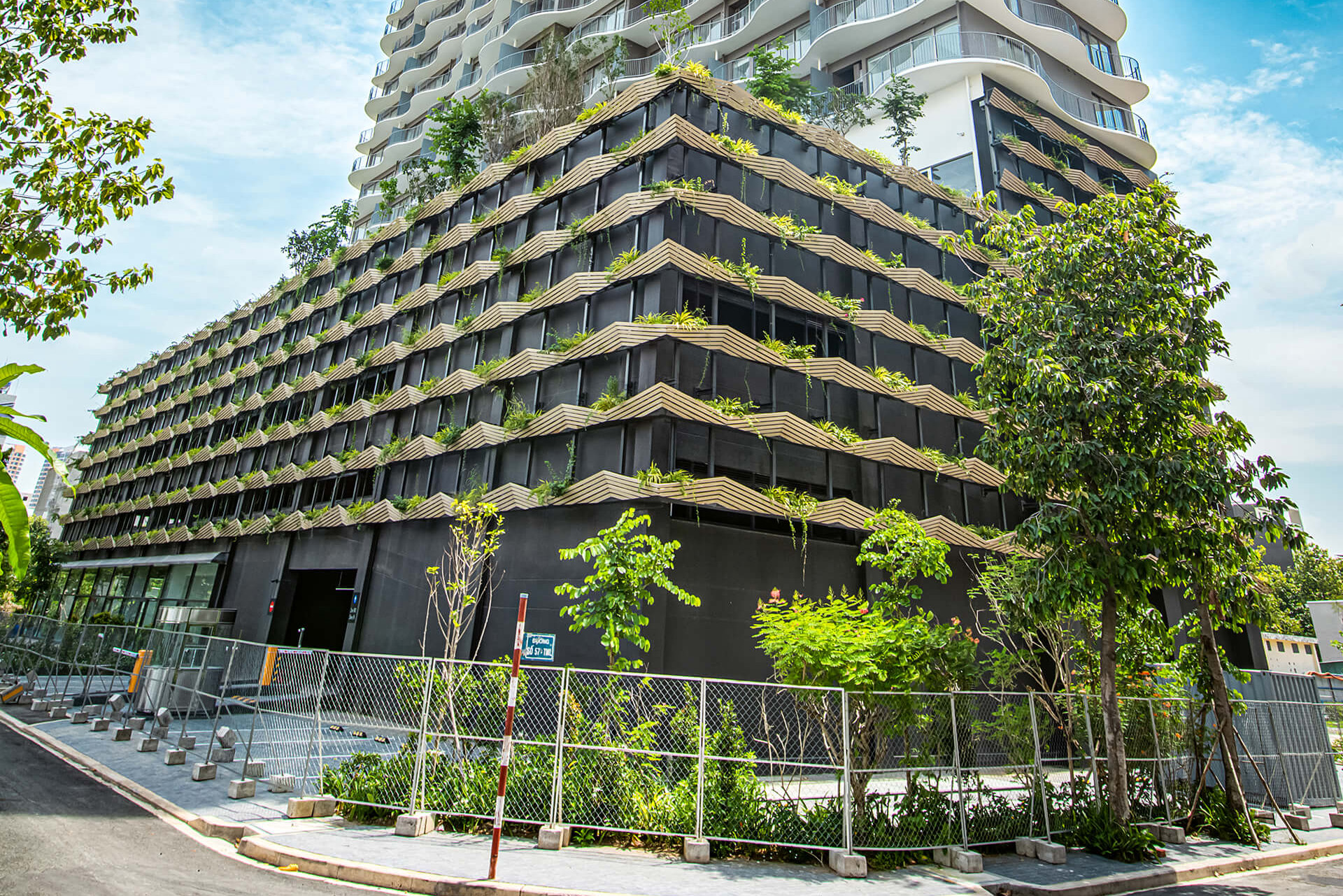 Đại lý giao nước đến Waterina Suites – 38 Tạ Hiện, Phường Thạnh Mỹ Lợi