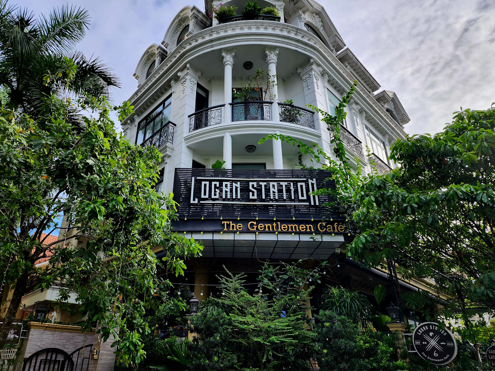 Logan Station Coffee - Số 2 Đường 19A, Phường Bình Trưng