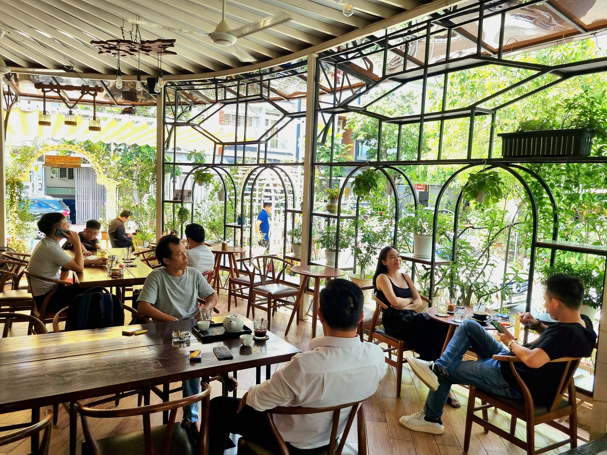 Không gian quán baraen coffee