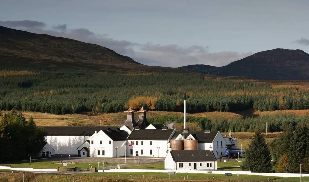 Dalwhinnie Distillery - Hương Vị Thanh Thoát Từ Nóc Nhà Scotland