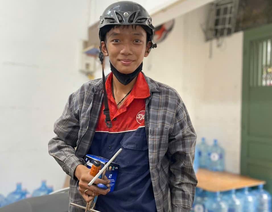 Dịch Vụ Thay Bình Ắc Quy Tận Nhà - Lợi Sửa Xe FI Dịch Vụ Thay Bình Ắc Quy Tận Nhà - Lợi Sửa Xe FI