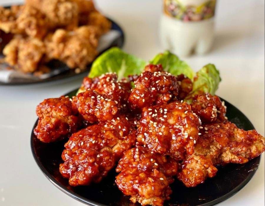 Cách làm món Gà rán kiểu Hàn Quốc (Yangnyeom Chicken) Cách làm món Gà rán kiểu Hàn Quốc (Yangnyeom Chicken)