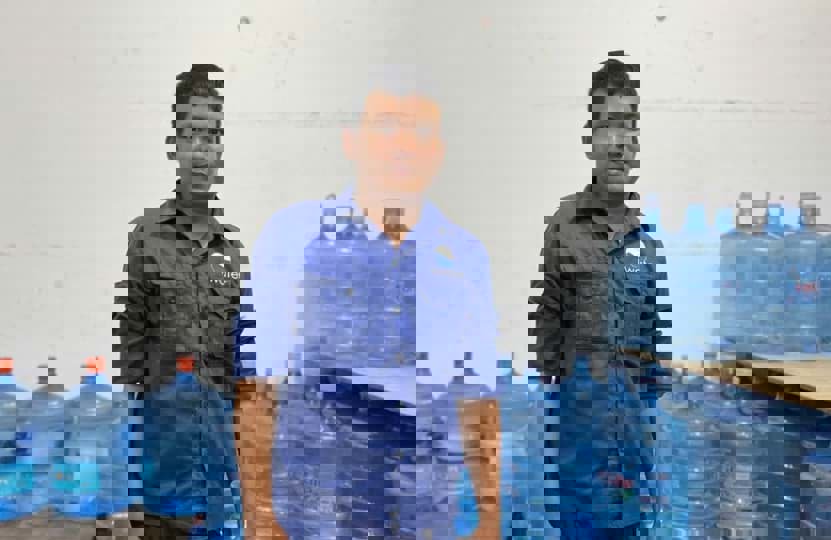 Câu chuyện của Hiệp – Hành trình từ shipper đến người giao nước