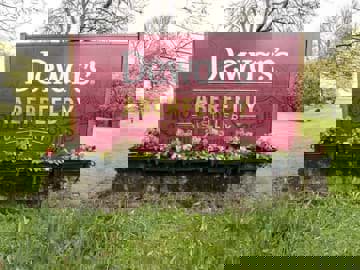 Dewar's Whisky: Hành Trình Từ Di Sản Scotland Đến Từng Giọt Hoàn Hảo