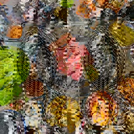 Hong Kong Town - Thiên Đường Ẩm Thực & Mua Sắm Giữa Lòng Thành Phố Hong Kong Town - Thiên Đường Ẩm Thực & Mua Sắm Giữa Lòng Thành Phố