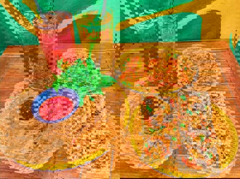 Khám Phá Bánh Tráng Nướng – Món Ngon Đậm Đà Hương Vị Đường Phố Khám Phá Bánh Tráng Nướng – Món Ngon Đậm Đà Hương Vị Đường Phố