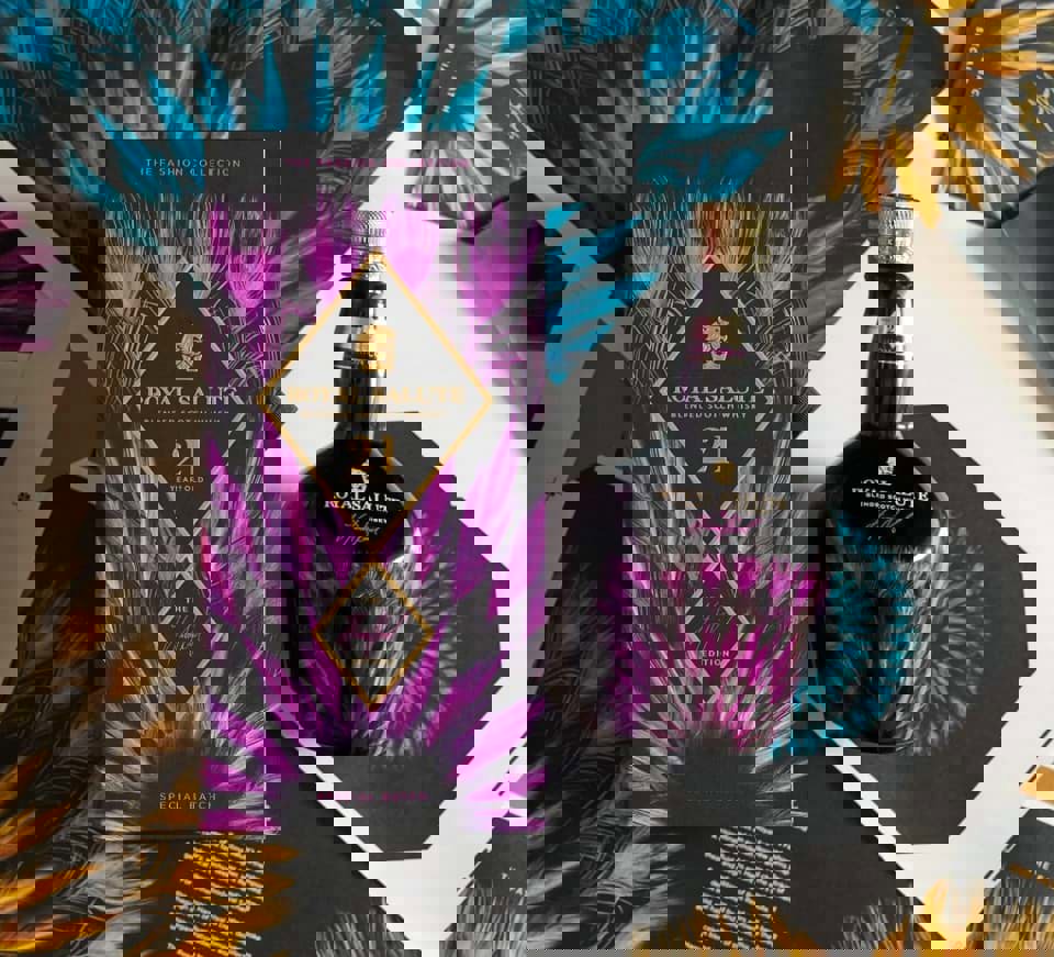 Royal Salute 21 Year Old Harris Reed Edition: Món quà Tết đẳng cấp cho sếp Royal Salute 21 Year Old Harris Reed Edition: Món quà Tết đẳng cấp cho sếp