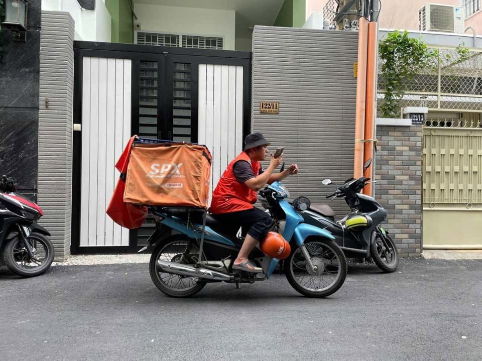 Những Anh Hùng Thầm Lặng Trong Cuộc Sống Hàng Ngày Những Anh Hùng Thầm Lặng Trong Cuộc Sống Hàng Ngày