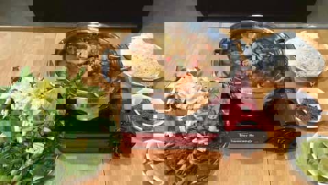 Hướng dẫn làm món Lẩu Gà Chanh Dây