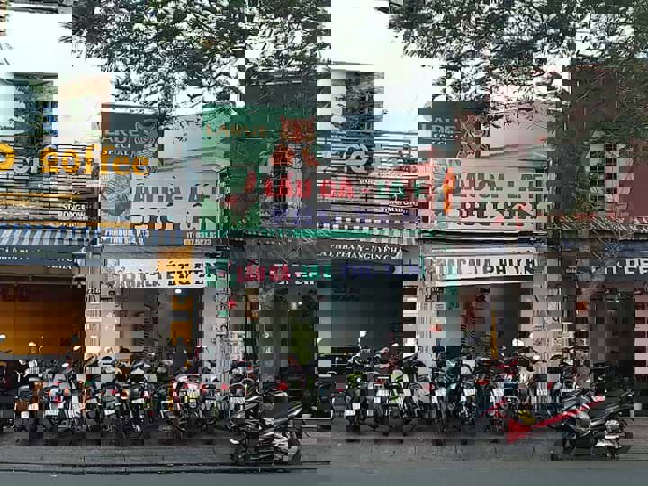 Gà Lá É Hội Ngộ -  716B Trường Sa, Phường 14, Quận 3