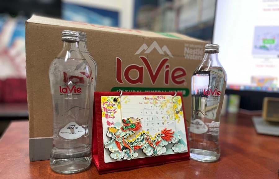 Nước LaVie Chai Thủy Tinh - Chính Hãng, Sang Trọng, Giá Tốt Nước LaVie Chai Thủy Tinh - Chính Hãng, Sang Trọng, Giá Tốt