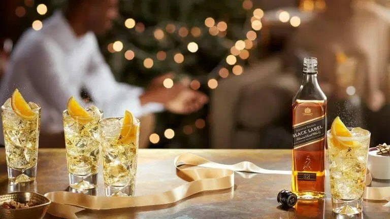 Johnnie Walker Black Label sẽ là món quà Tết tuyệt vời cho khách hàng vào dịp cuối năm