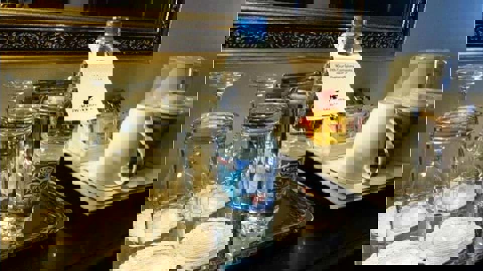 Dịch Vụ Gia Công Nước Uống Nhãn Riêng Cho Nhà Hàng, Khách Sạn - Công Ty TNHH iWater