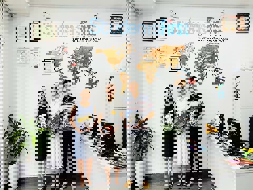 Công ty TNHH Students first Công ty TNHH Students first