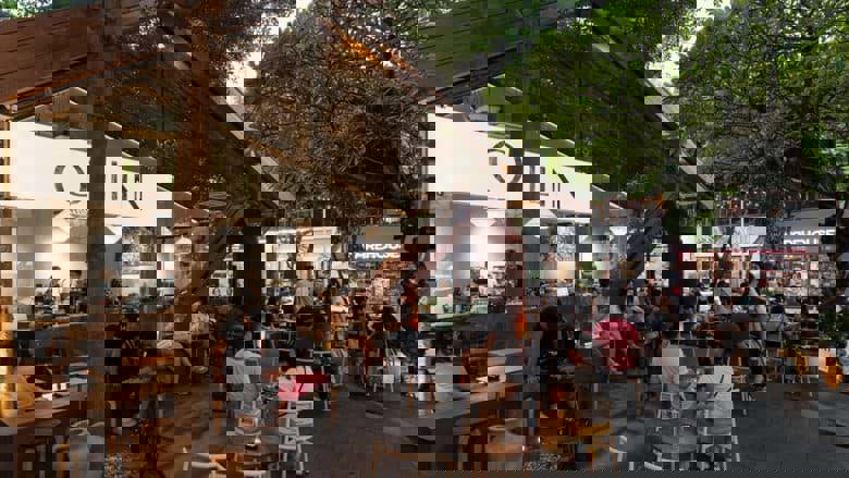 ollin cafe không gian bên ngoài Ollin cafe không gian bên ngoài